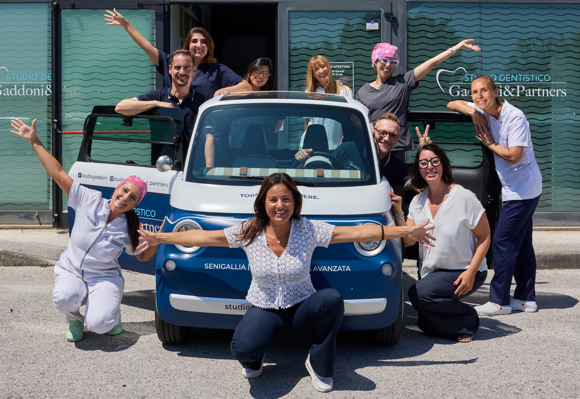 Il team dello Studio Gaddoni & Partners davanti allo studio